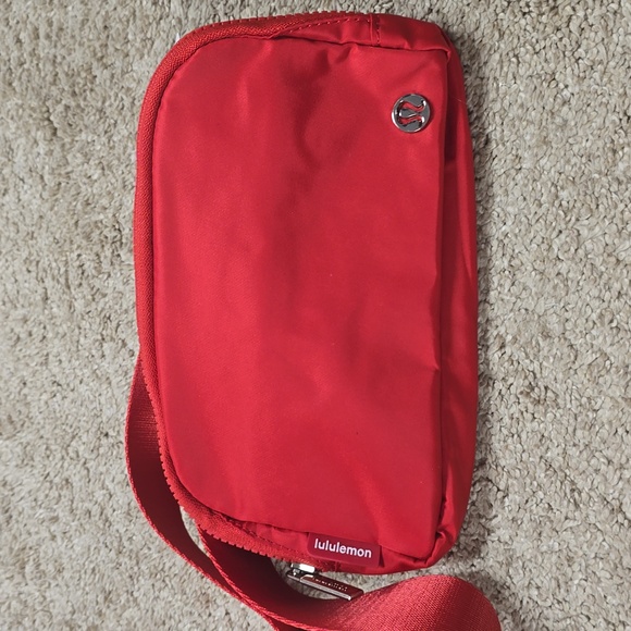 Everywhere Belt Bag 1L NWT - Picture 6 of 8